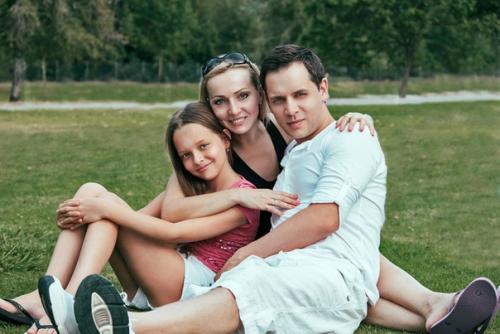 Александр асташенок и его жена Елена венгржиновская вместе уже 16 лет! 02