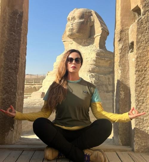 Секрет вечной молодости: Екатерина Андреева отметила свой 62-й день рождения с тренировки и приятными воспоминаниями. 01