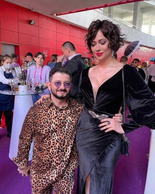 Артистке Настасье самбурской потребовалась медицинская помощь. 03