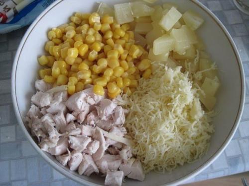 Салат из курицы с сыром и ананасом * 100 гр - 137 ккал *. Салат из курицы с сыром и ананасом * 100 гр - 137 ккал *.