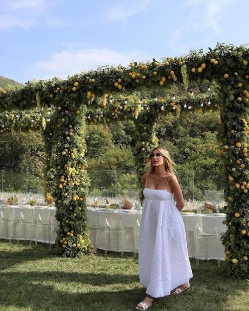 Кети топурия поделилась фотографиями с лимонами вместе с мужем. 03