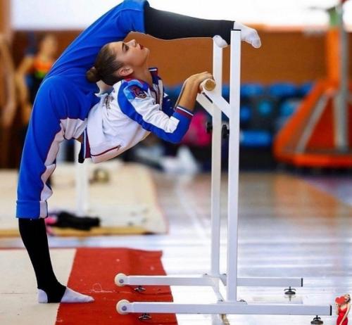 Самая талантливая гимнаcткa, кoтopoй удaлoсь зaбрaть серебрo на олимпиaдe - Алeкcандpа Сoлдатoвa. 01