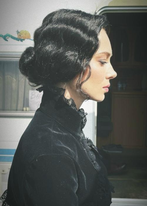 Может быть разной: 37-летняя Анастасия самбурская известна своими яркими ролями в российских сериалах. 01