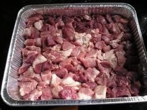 Мясо запеченное с консервированными грибами. Мясо запеченное с консервированными грибами.