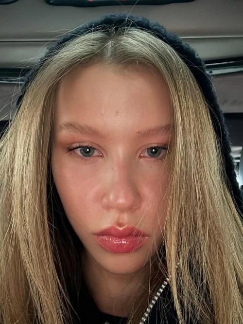 Аня пересильд дала ответ на критику после выхода фильма Алиса в Стране Чудес. 01