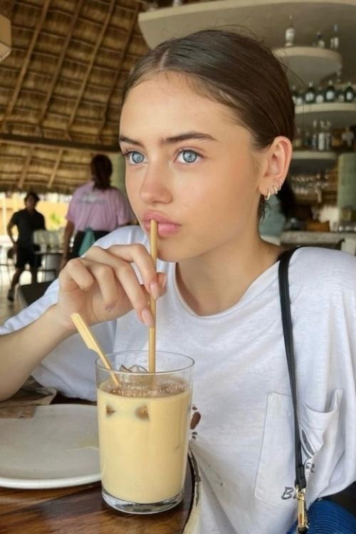 Меня Удочерили дочь хайди клум лени появилась на мероприятии с отцом. 02