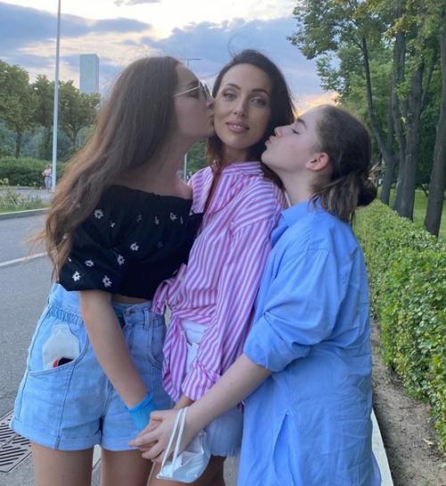Певица алсу похвасталась своими замечательными дочурками! 03