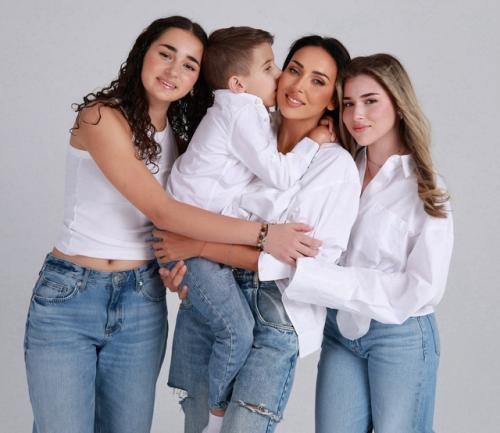 Алсу впервые продемонстрировала лицо своего восьмилетнего сына. 02