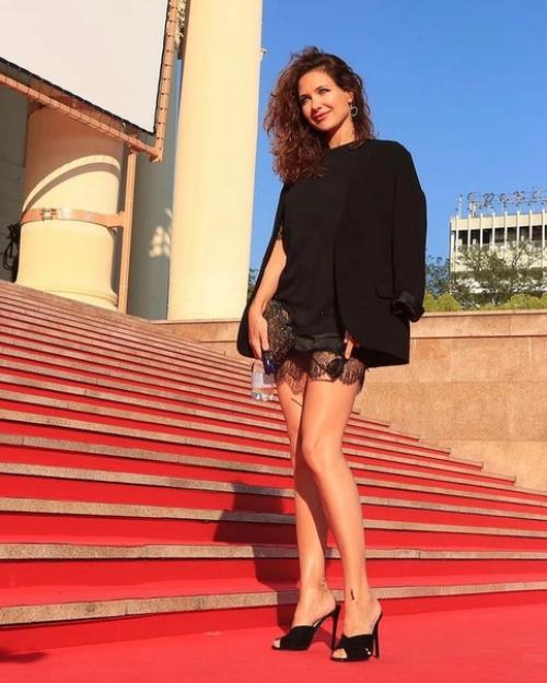 Вам нравится фигура 41-летней актрисы Екатерины Климовой? 03