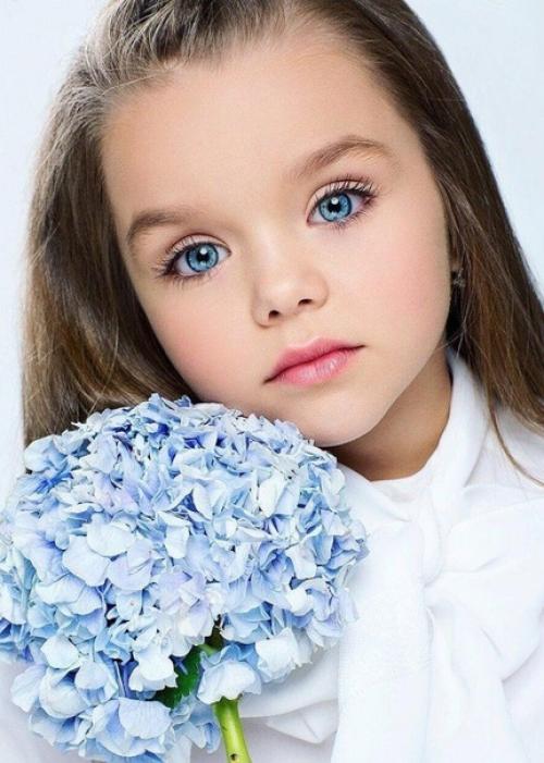 Анастасию Князеву из россии назвали caмым кpaсивым peбенком в миpе! 05