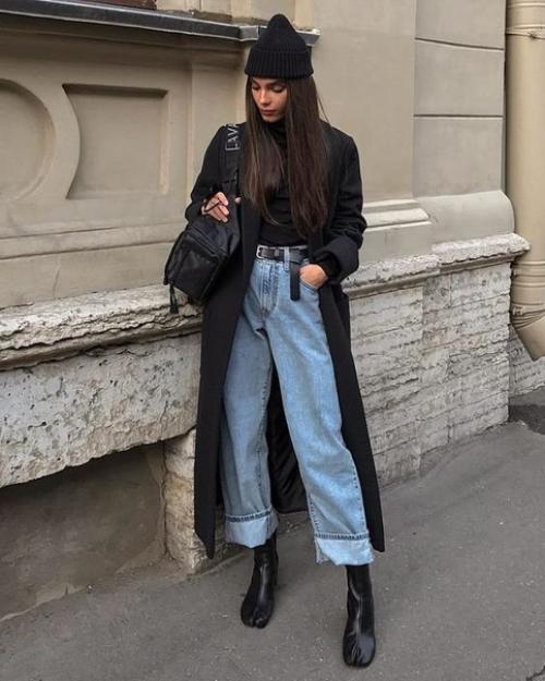 Актуальные в этом сезоне широкие джинсы помогут создать трендовый сложносочиненный лук. 04