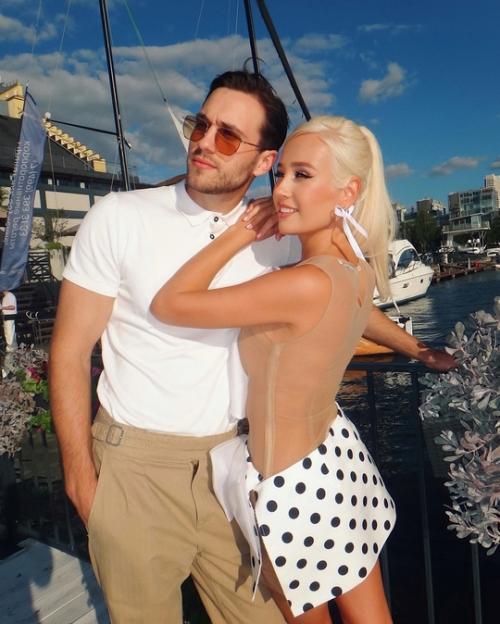 МЫ Расстались 28-летняя Клава кока подтвердила слухи о расставании с бойфрендом, 26-летним Александром повериным. 05