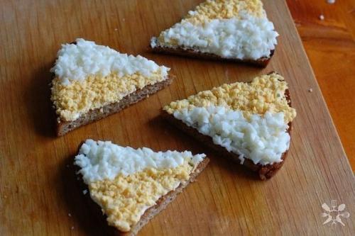 Чесночные гренки с яйцом и шпротами. 03 Чесночные гренки с яйцом и шпротами. 03