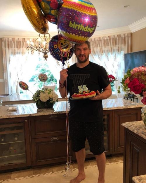 Хоккеист александр Овечкин сломал ногу прямо во время матча. 01