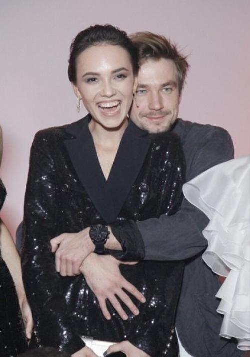 Одна из самых милых пар русского шоу-бизнеса - Александр Петров и Стася Милославская. 01