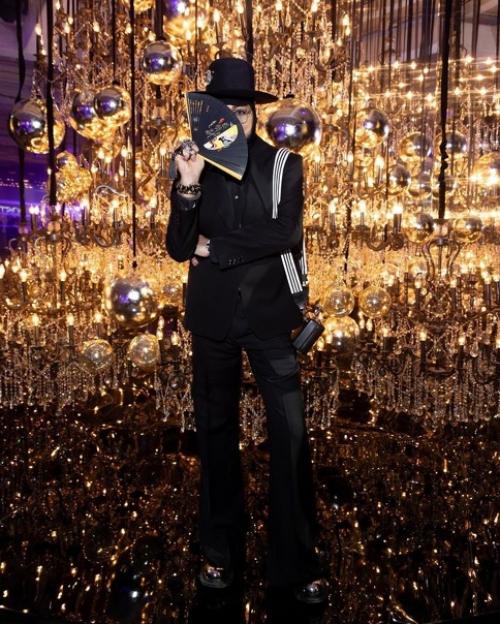 Филипп Киркоров снова пластику для Неземной Красоты сделал. 01 Филипп Киркоров снова пластику для Неземной Красоты сделал. 01