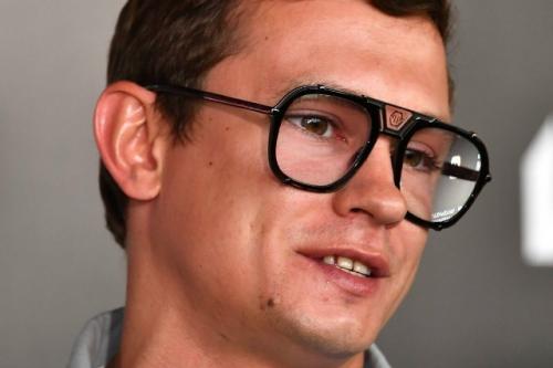 Никита кологривый сказал вслух то, о чём в профессии обычно говорят шёпотом: играть Красавчика проще, чем играть лоха. 01