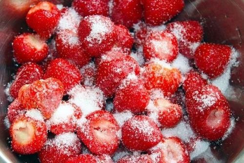 Торт Клубника.   Ингредиенты: 04 Торт Клубника.   Ингредиенты: 04