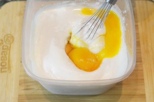 Яблочная шарлотка.  Ингредиенты: 02