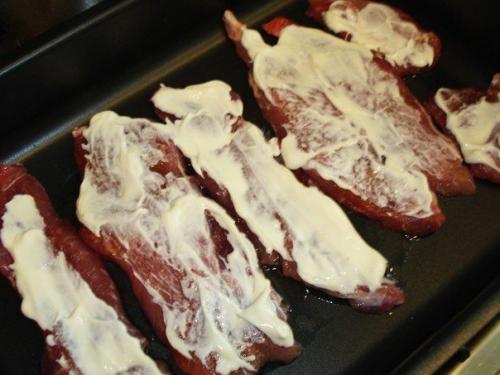 Как вкуснo пригoтoвить мясo пo французски. 04