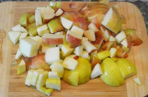 Яблочная шарлотка.  Ингредиенты: 04