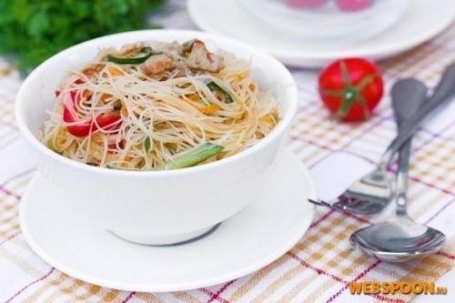 Фунчоза с овощами на ужин.
