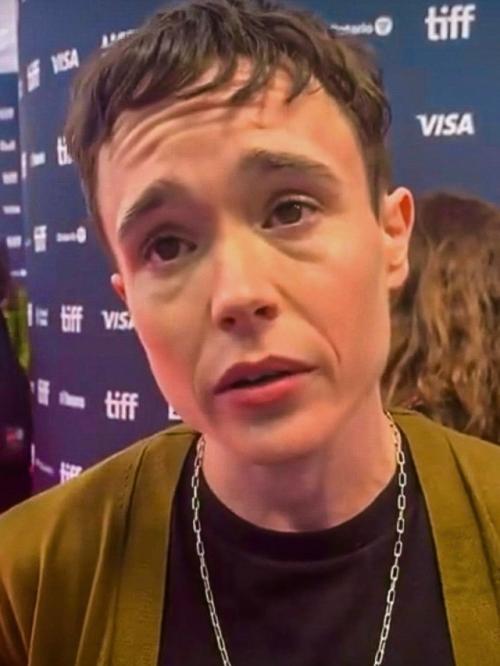 Актриса Эллен Пейдж, которая из девушки превратилась в парня, рассказала, что сменить пол её убедили голоса в голове. 02