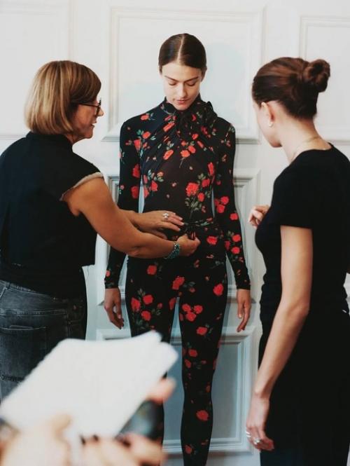 24 апреля выходит у H&M выходит коллаборация с Magda Butrym. 02