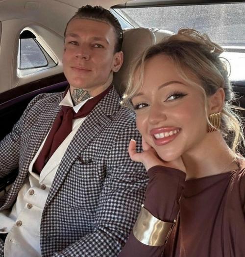 Роман Niletto и Екатерина золотовская начался неожиданно - с обычного сообщения в соцсетях. 01