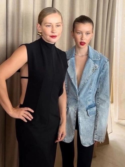 Вся в свою маму: дочка Юлии пересильд, 15-летняя Аня на новых фото из её соц сетей. 02