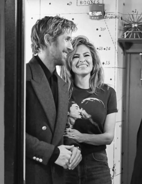 Райан гослинг и Ева мендес впервые за более чем десять лет появились вместе на публике.  