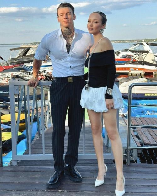 Роман Niletto и Екатерина золотовская начался неожиданно - с обычного сообщения в соцсетях.
