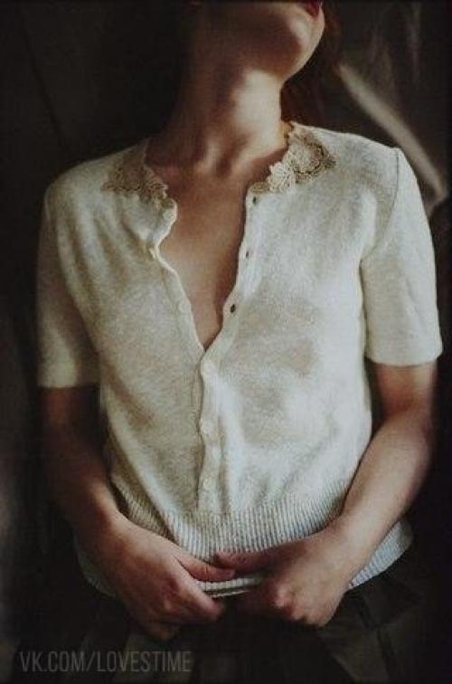 Всем привет!  Пришла девушка, а у нее кутикула вылезла прям с гнойничком, как геморрой (простите) сфоткать не дала ( я отправила ее к врачу!  