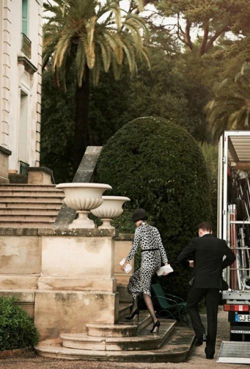 Британская супермодель кара делевинь объединилась с актером томом хиддлстоном для съемок фотосессии в Vogue: 04