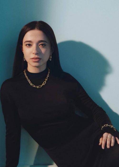 После Оскара еще раз пересмотрела Анору и убедилась, что не зря фильм получил аж 5 наград. 07