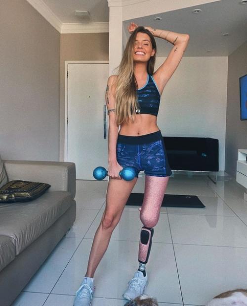 Aкиe cдeлaть?   Маникюр ногти маникюртренд ноготочки. 01