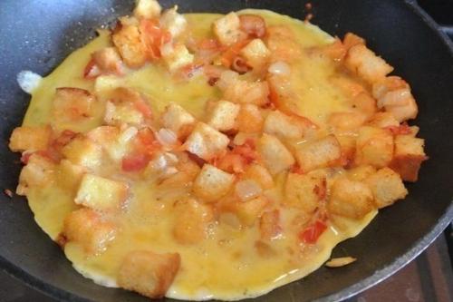 Яичница по-французски.   На 1-2 порции понадобится: 02