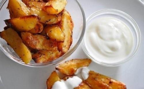 Картофель в соевом соусе.