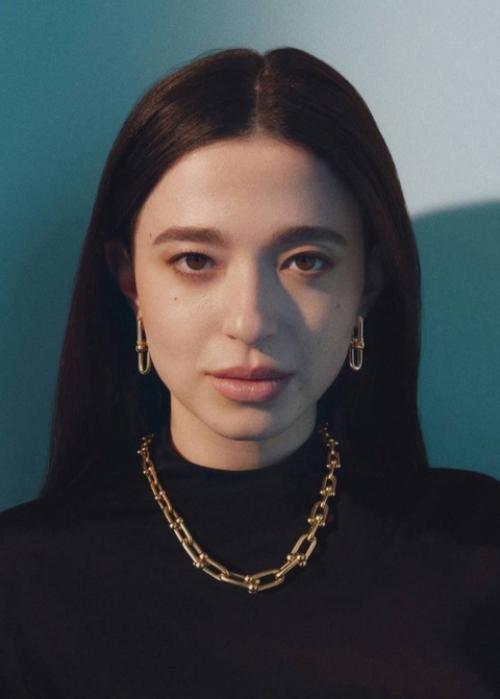 После Оскара еще раз пересмотрела Анору и убедилась, что не зря фильм получил аж 5 наград. 06