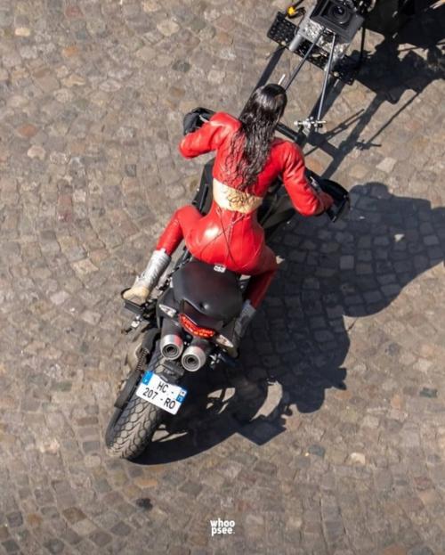 Белла хадид решила начать актерскую карьеру. 01