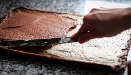 Шоколадно - банановый рулет за 15 минут? 03