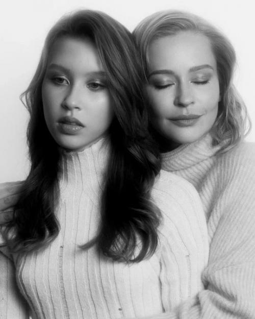 Анна пересильд опубликовала очаровательные снимки со своей сестрой и мамой. 03