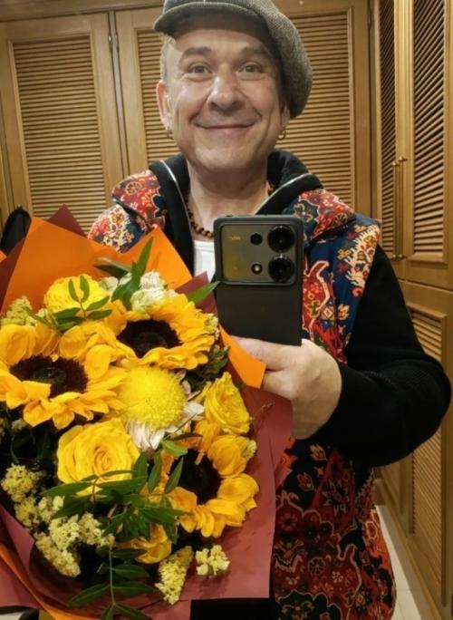 Толстый Человек Кажется Более Привлекательным: звезда кривого зеркала, сбросивший 80 кг, откровенно рассказал о последствиях. 02