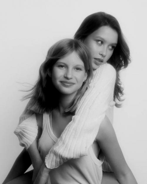 Анна пересильд опубликовала очаровательные снимки со своей сестрой и мамой. 02