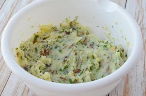 Рулетики из лаваша с картофелем, грибами и зеленью. 01