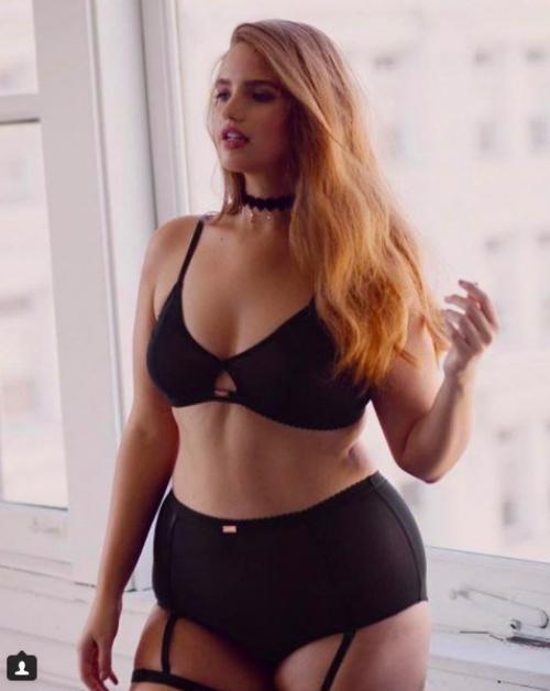 Американка бри киш состоит сразу в нескольких модельных агентствах и снимается для брендов купальников. 06