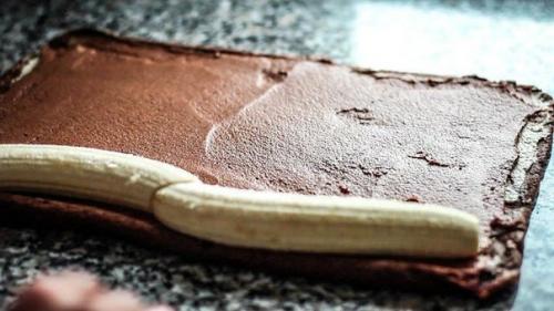 Шоколадно - банановый рулет за 15 минут? 04