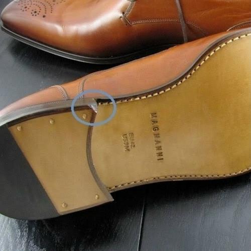 Зачем мужчины в XIX веке делали разрез на пятке на своих туфлях.

