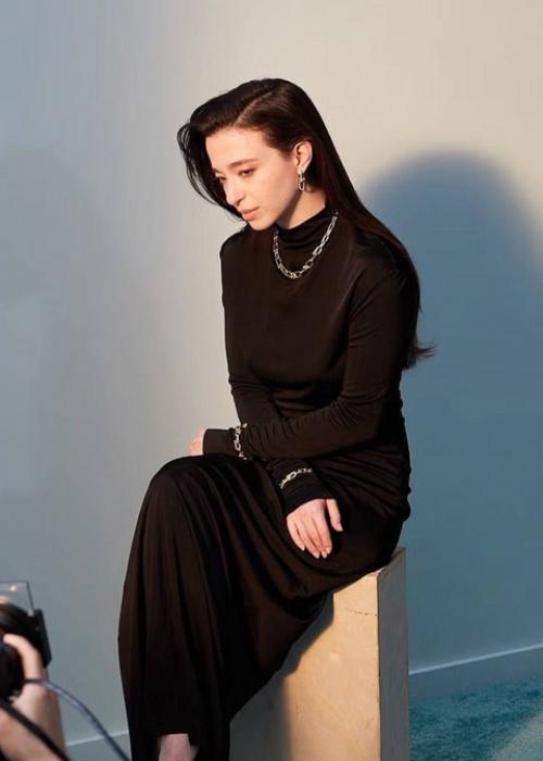 После Оскара еще раз пересмотрела Анору и убедилась, что не зря фильм получил аж 5 наград. 05