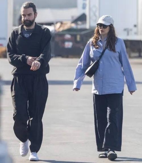 Актриса из Мстителей элизабет олсен собирается впервые стать матерью. 01